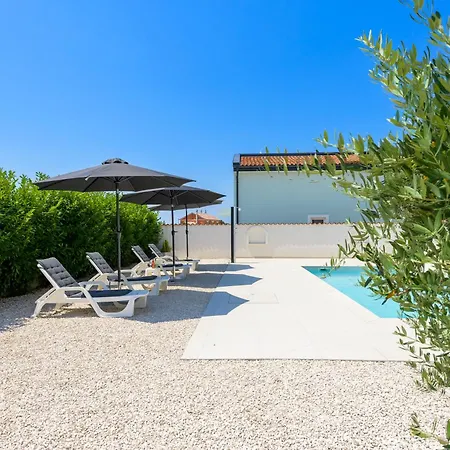 Villa St Vinzent With Pool By Istrialux *