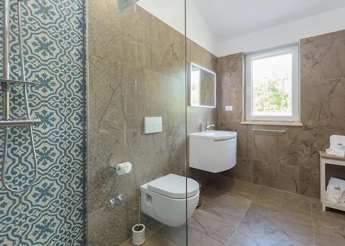 St Vinzent With Pool By Istrialux