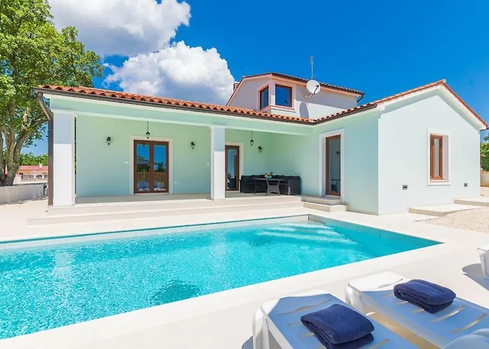 Villa St Vinzent With Pool By Istrialux Bibici